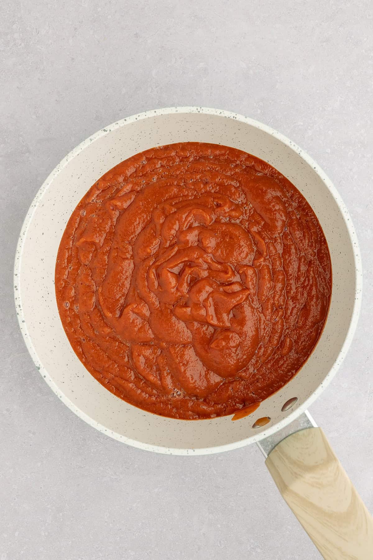 Sauce pan with blended ingredients for no sugar ketchup.